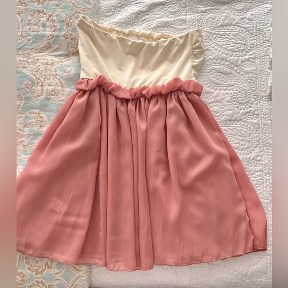 Adorable Boutique Dress - Picture 2 of 3